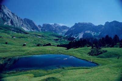 Lago di Montagna Le Dolomiti